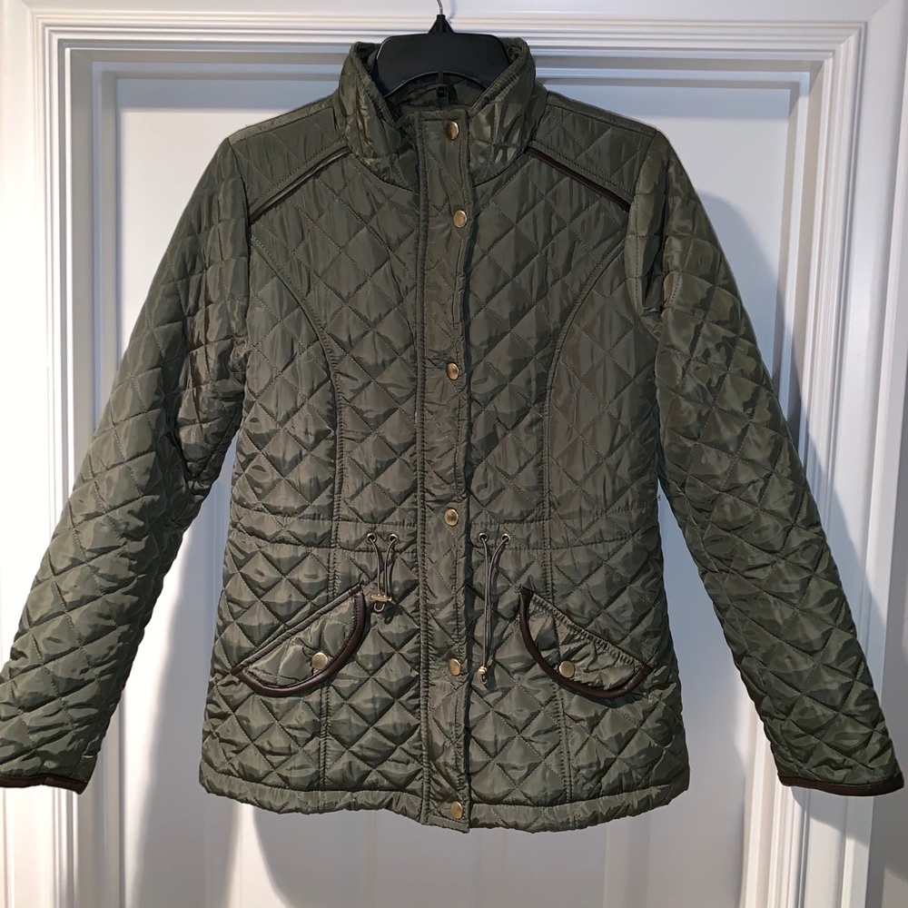 cute green coat!!